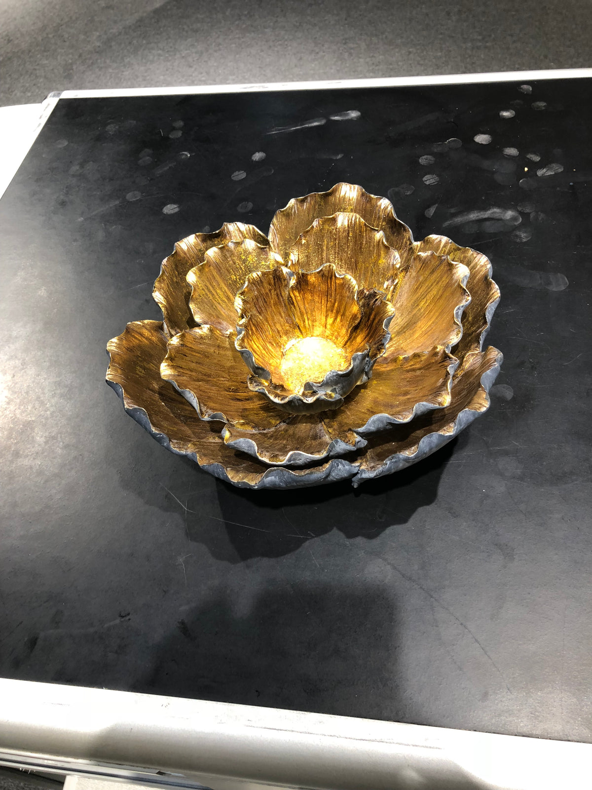 Flower Shaped Set Bowls Black & Gold with Candle Holder