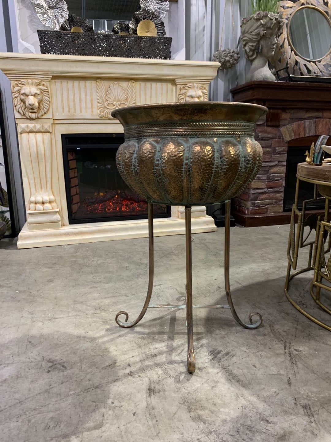 ZENA Standing Metal Planter