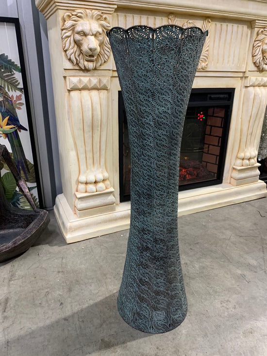 Quanto Standing Metal Art