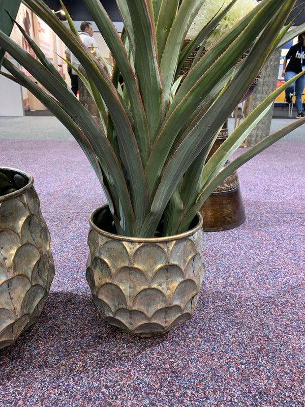 Dos Metal Planters Set