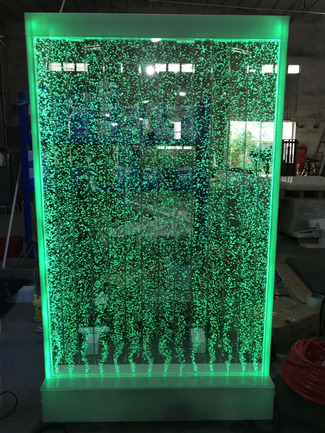 Atlantis White Luxe Bubble Wall