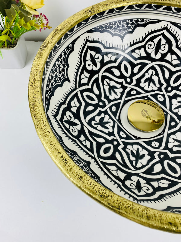 Black bathroom basin - Brass brushed Rimmed sink  - Basin with Mid-Century Modern flair batheroom - london  Farmhouse Basin